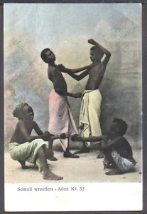 Luchadores somalíes en ADEN. Postal vintage. Envío gratuito del Reino Unido - Imagen 1 de 2