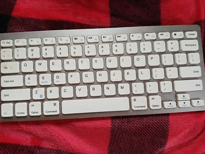 Anker Ultra Compact Bluetooth Keyboard A7726 Wireless AAA Batt White UNTESTED! - Image 1 of 4