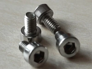 Zylinderschraube DIN 912 M2,5x4 Edelstahl für Motorbefestigung, 4 Stück - Bild 1 von 2