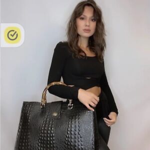Made In Italy Large Black Leather Leontina Handbag