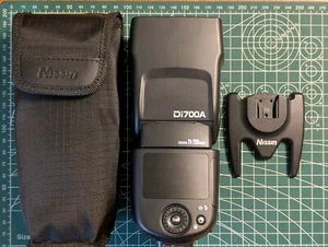 Nissin Di700A Shoe Mount Speedlite Flash for Canon - Picture 1 of 9