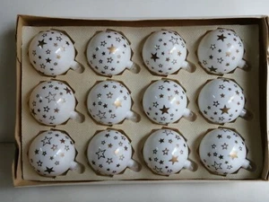 LOTTO 12 SFERE PALLINE BIANCHE CON STELLINE NATALE INDENA ANNI '80 - Picture 1 of 2