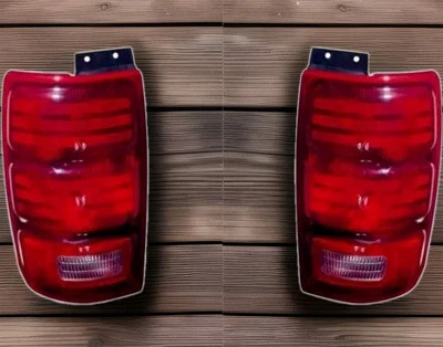 Juego de 2 luces traseras Ford Expedition XLT 1997-2002 lado pasajero y conductor Foto 1 de 4