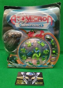GIOCHI PREZIOSI Serie ATOMICRON AIR-FORCE, General X-KARBODON + ANTI SQUAD, NEW. - Foto 1 di 2