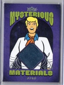 2025 Fleer Scooby-Doo Mysterious Materials Fred Commemorative Swatch Relic #MY-2 - Imagen 1 de 1