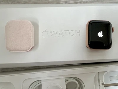 Apple iWatch 40mm (Pinkish) Gold Aluminium Case, Fully Working - Image 1 of 4