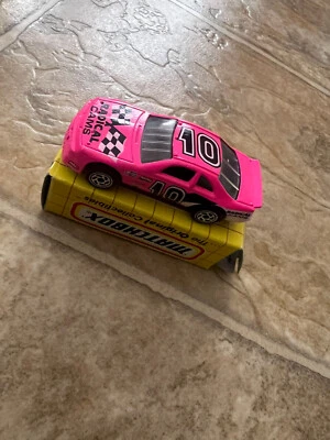 matchbox mb 7 t-bird stock car pink - Image 1 of 2