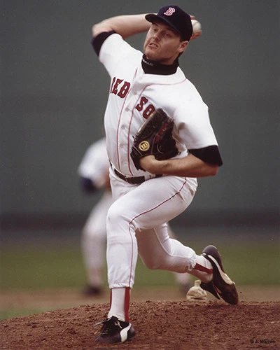 ROGER CLEMENS BOSTON RED SOX 8X10 PHOTO - Image 1 of 1