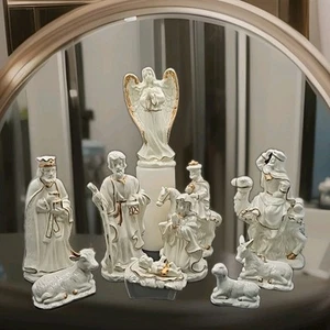 Set Natività in Porcellana Vng 10 Pezzi Casa Per Le Vacanze" Bianco con Bordo Oro - Foto 1 di 13