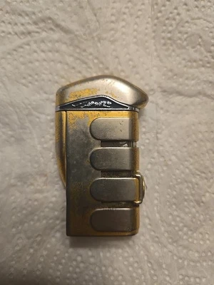 Lighter - Novelty Red flashing light shaped like a fist - Image 1 of 4