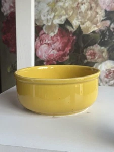 Vintage Yellow Ceramic Bowl – Retro Stoneware Kitchenware 6” Mid-Century Look - Bild 1 von 7