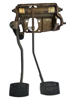 92-96 Ford F150 Bronco Manual Clutch Pedal Assembly OEM  F250 F350 97 93-94-95 - Image 1 of 4