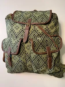 Mochila tribal boho verde y negra geométrica Mossimo espaciosos bolsillos - Imagen 1 de 9