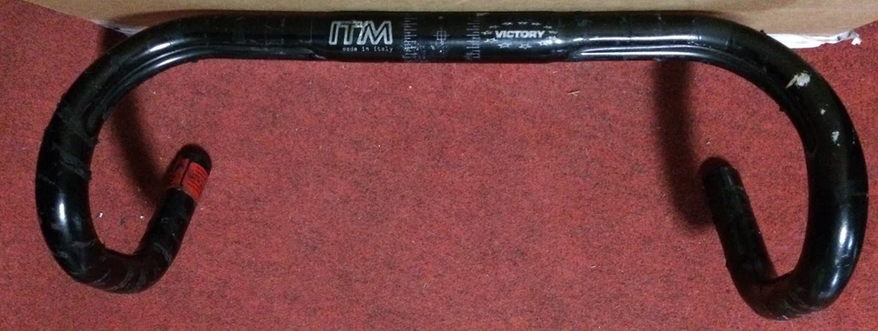Lenker Rennrad ITM Victory Anatomisch 40 Road Fahrrad Handlebar Made IN Italien - Bild 1 von 1