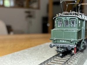 Roco 04144S. BR 104 Der Deutschen Bundesbahn, Altbaulok - Bild 1 von 4