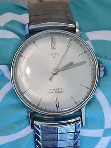 Orologio TIMEX 21 anni 60 uomo vintage 21 gioielli antiurto antipolvere resistente all'acqua - Foto 1 di 19