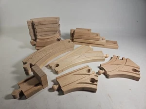 Thomas Wooden Train Track Expansion Lot of 18 Pcs Curves Straight Junctions Stop - Picture 1 of 8