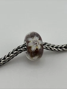 Authentic Trollbeads  *White Sea Anemone * Purple Sparkle Base NEW #502 - Picture 1 of 5