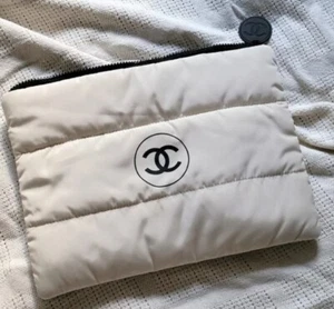 Chanel Les Beiges Make Up Toiletries Bag Wash Clutch - Picture 1 of 8