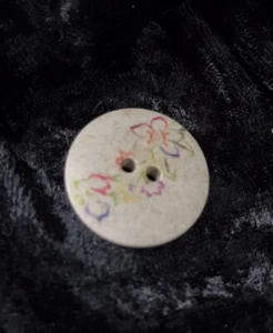 Italian Bamboo Rainbow Flower Outline Button 23mm SEHLBACH & WHITING - Picture 1 of 4