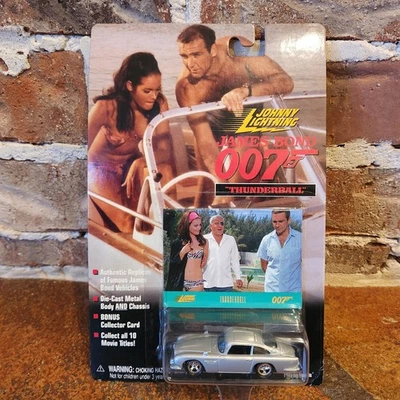 James Bond 007 Thunderball Aston Martin DB5 Johnny Lightning 1:64 nuevo en tarjeta Foto 1 de 4