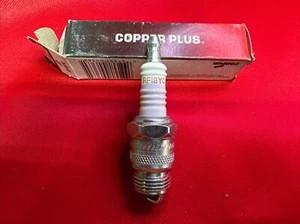 Spark Plug-Copper Plus Champion Spark Plug 11 RF18YC - Foto 1 di 4
