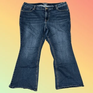Pantalones de mezclilla Maurices talla grande lavado medio tiro alto talla 22 cortos 40x28 #42 - Imagen 1 de 6