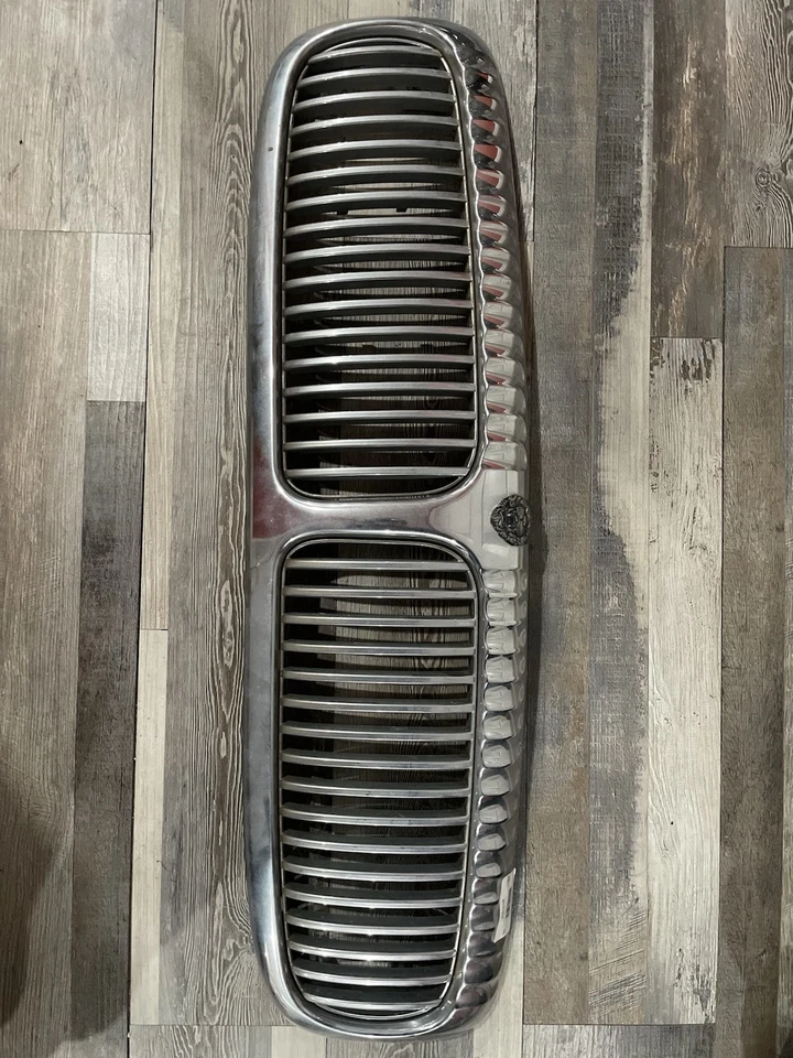 1998 1999 2000 2001 2002 2003 Jaguar Vanden rejilla plas Foto 1 de 2