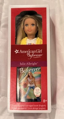 Julie Albright Nuevo en Caja Mini Muñeca American Girl con folleto deportes baloncesto Foto 1 de 2