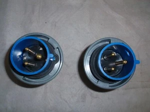 HUBBELL HBL330P6W IEC - Bild 1 von 2