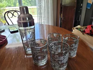 Vintage Set Of 4 Old World Map Whiskey Glasses Silver With Cocktail Shaker - Picture 1 of 9