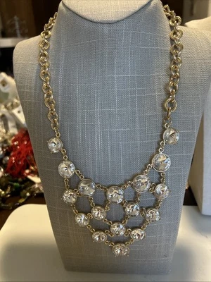 "Collar pieza llamativa de diamantes de imitación tono dorado firmado JLO 20""" Foto 1 de 4