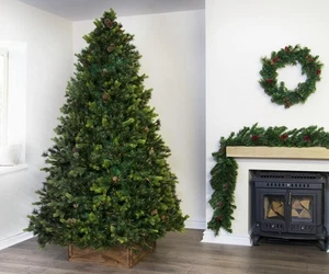Christmas Tree World | The Foresta Pine Tree (6ft-7ft) - Picture 1 of 5