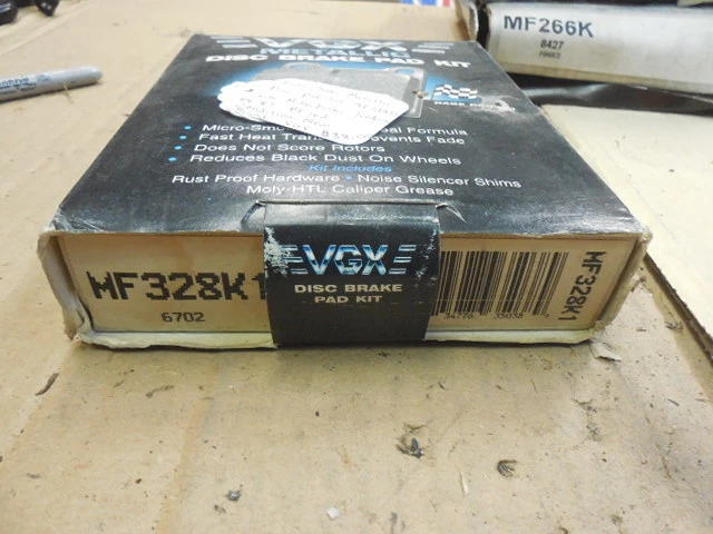 84-87 Kit de almohadillas de disco semimetálicas delanteras Mitsubishi Tredia MF328K1 BP-162 Foto 1 de 2