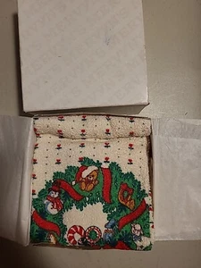 NEW 2 Vintage Christmas Hand-towels WREATHS - Bild 1 von 9