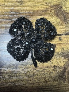 VINTAGE Rhinestone 4 LEAF CLOVER PIN BROOCH - Picture 1 of 5