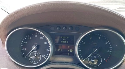 Grupo de medidores de velocímetro clase GL 2008 93 k millas Mercedes-Benz Foto 1 de 4