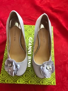 Gianni Bini Damen-Pumps "Captain" silber Seide Glitzer Blumen ~ Größe 6M - Bild 1 von 8