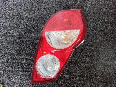 Chevrolet Spark EV 2015 luz trasera derecha Foto 1 de 4