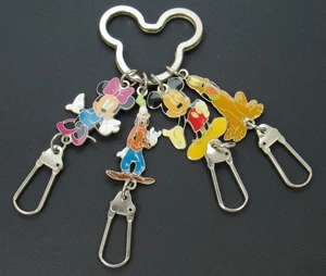 Disney Figuren Schlüsselanhänger Metall & Emaille Mickey Kopf Ring Goofy Pluto Minnie - Bild 1 von 10
