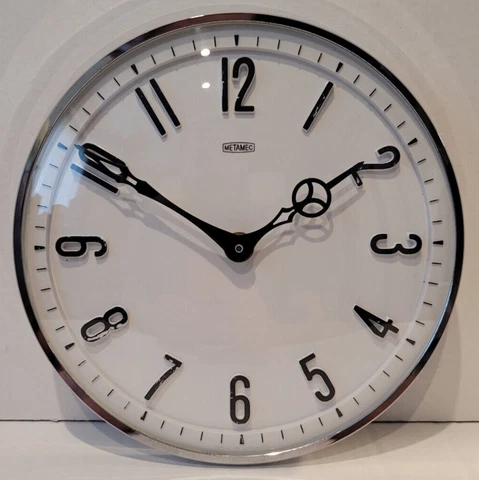 Vintage 1970’s British “Metamec” White Round Wall Clock (Battery Powered Quartz) Cover