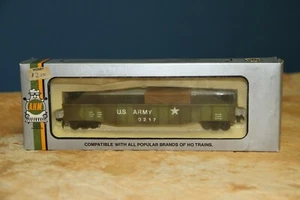 AHM HO US Army 0217 trasporto mimetico verde con scatola di carico NOS - Foto 1 di 1