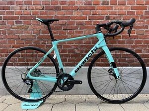 NEW! Bianchi Infinito XE/Disc Brakes/Full Carbon/Shimano Ultegra/Size 55 - Bild 1 von 14
