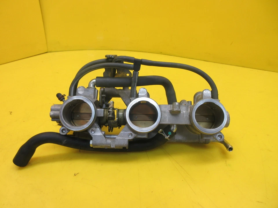 Yamaha RS VECTOR LTX GT 2010 OEM MOTOR ADMISIÓN DE AIRE ACELERADOR CARROCERÍAS CARROCERÍA RACK  Foto 1 de 4