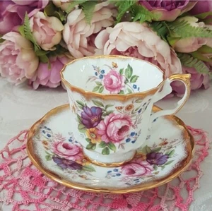 Vintage Taylor & Kent Elizabethan English Bone China, Pink Roses Floral Bouquets - Picture 1 of 10