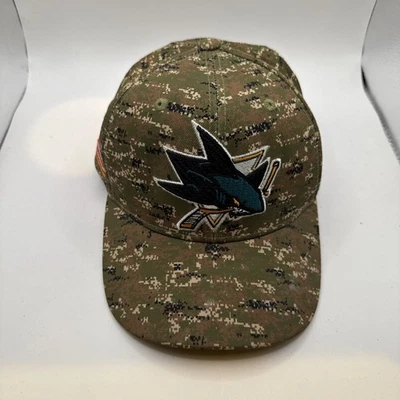 Cami San José Tiburones Camuflaje Correa Ajustable Sombrero Papá Gorra Adidas Pequeño Ajuste Flexible Foto 1 de 4