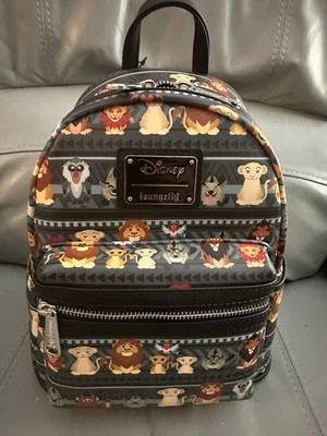 Mini Mochila Loungefly Disney Rey León Tribal AOP Chibi Exclusiva  Foto 1 de 2