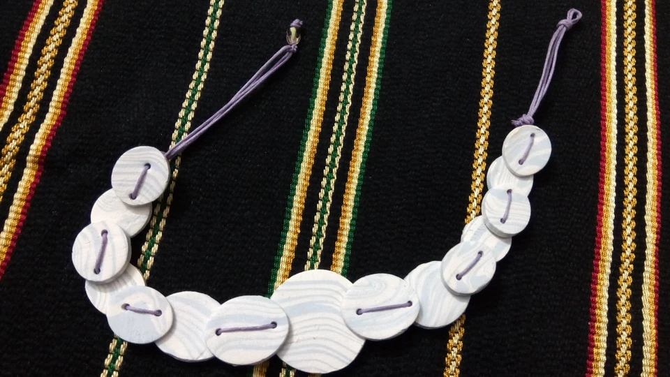 Collana Autunno fatta a mano 100% Made in Italy - Pietre Bianche - Celeste - Immagine 1 di 1