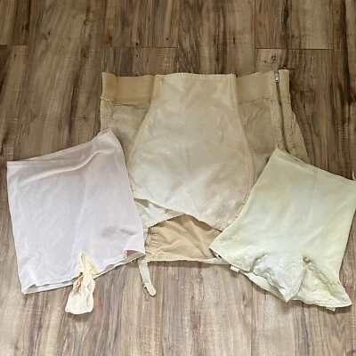 Lote de 3 fajas corsé vintage dañadas de los años 40 y 50 para mujer LEER Naturflex Bestfm Foto 1 de 4