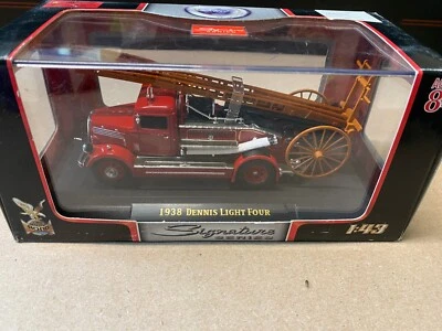 Литая под давлением пожарная машина Dennis Light Four 1938 Road Signature масштаб 1:43 красная - Изображение 1 из 2